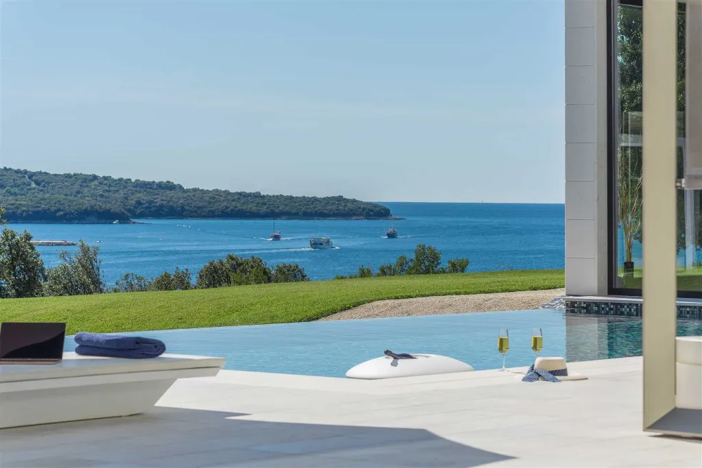 5-Bedroom Villa in Vrsar for Up to 10 Guests