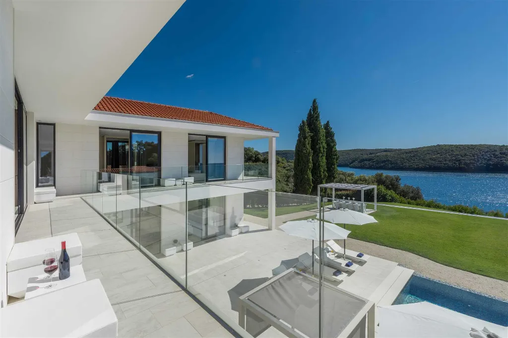 5-Bedroom Villa in Vrsar for Up to 10 Guests
