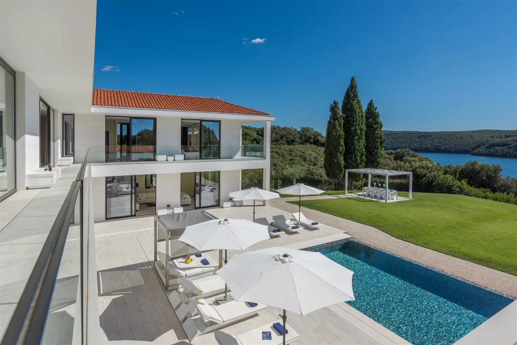 5-Bedroom Villa in Vrsar for Up to 10 Guests
