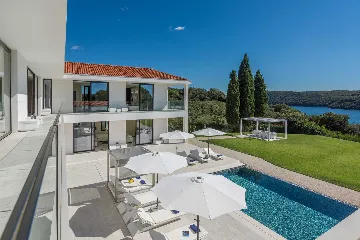 5-Bedroom Villa in Vrsar for Up to 10 Guests