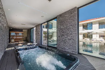 5-Bedroom Villa in Vrsar for Up to 10 Guests