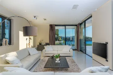 5-Bedroom Villa in Vrsar for Up to 10 Guests