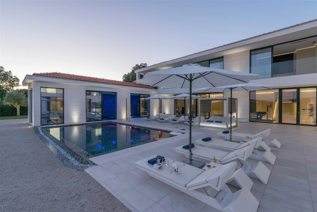 5-Bedroom Villa in Vrsar for Up to 10 Guests