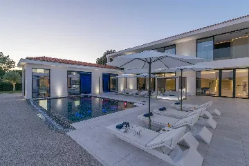 5-Bedroom Villa in Vrsar for Up to 10 Guests