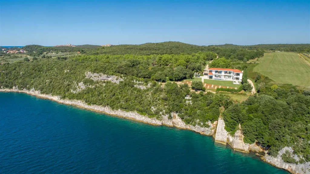 5-Bedroom Villa in Vrsar for Up to 10 Guests
