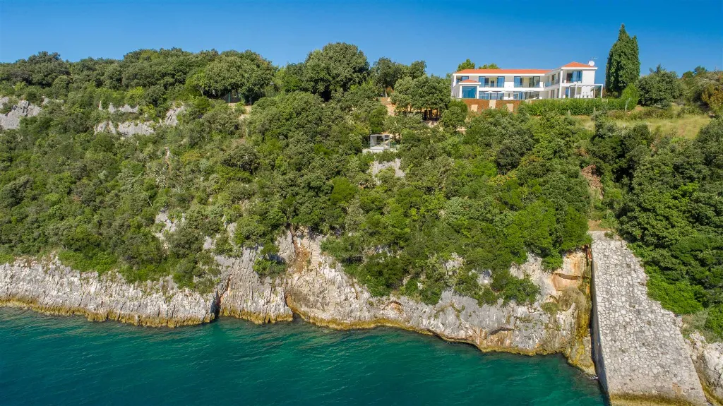 5-Bedroom Villa in Vrsar for Up to 10 Guests