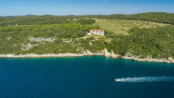 5-Bedroom Villa in Vrsar for Up to 10 Guests