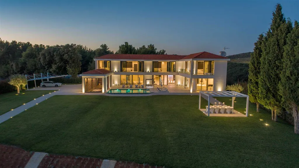 5-Bedroom Villa in Vrsar for Up to 10 Guests