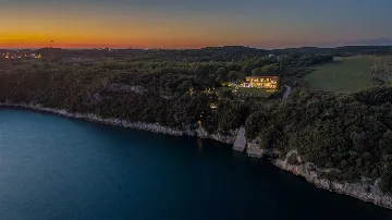 5-Bedroom Villa in Vrsar for Up to 10 Guests