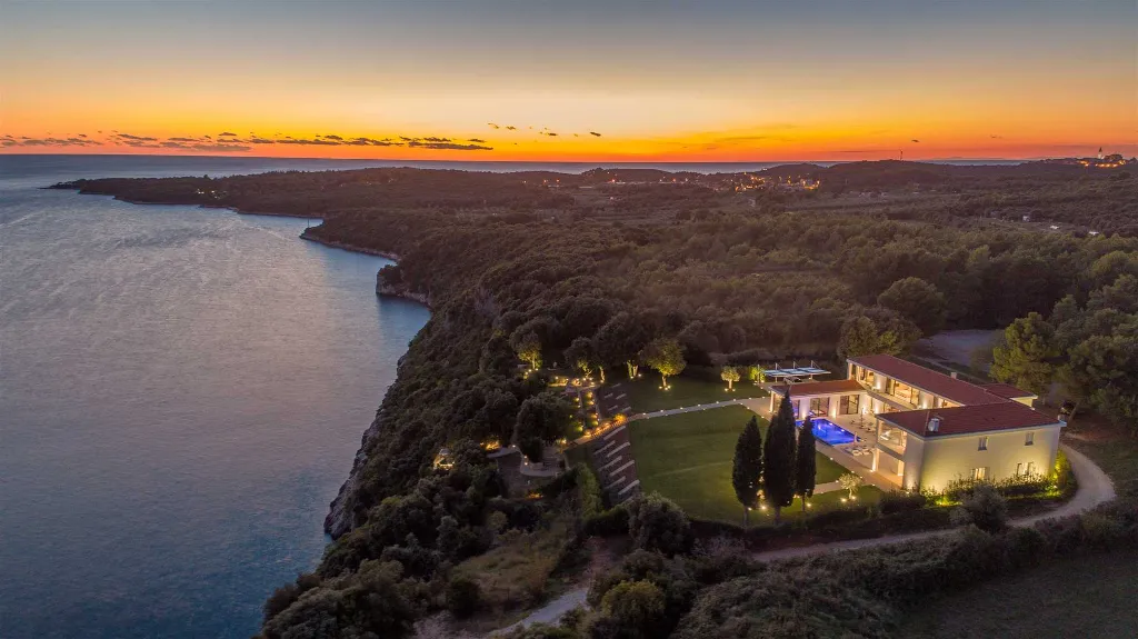 5-Bedroom Villa in Vrsar for Up to 10 Guests