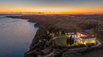 5-Bedroom Villa in Vrsar for Up to 10 Guests