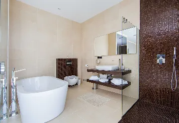 5-Bedroom Villa in Vrsar for Up to 10 Guests