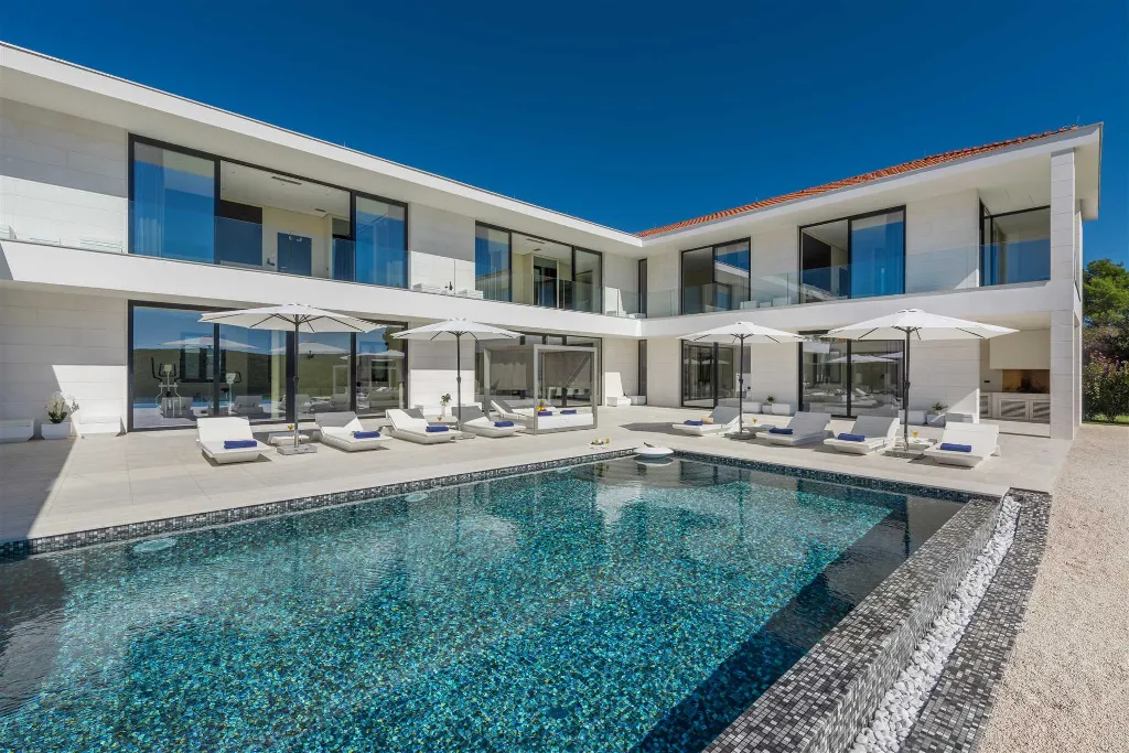 5-Bedroom Villa in Vrsar for Up to 10 Guests