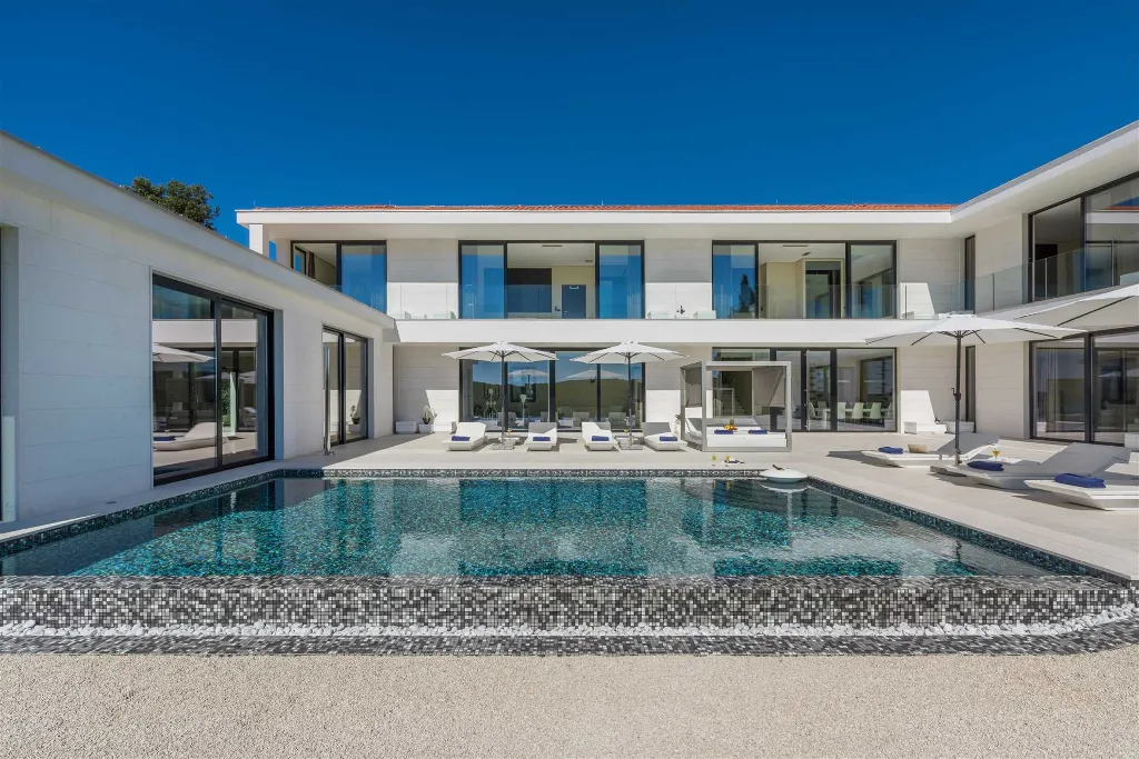5-Bedroom Villa in Vrsar for Up to 10 Guests