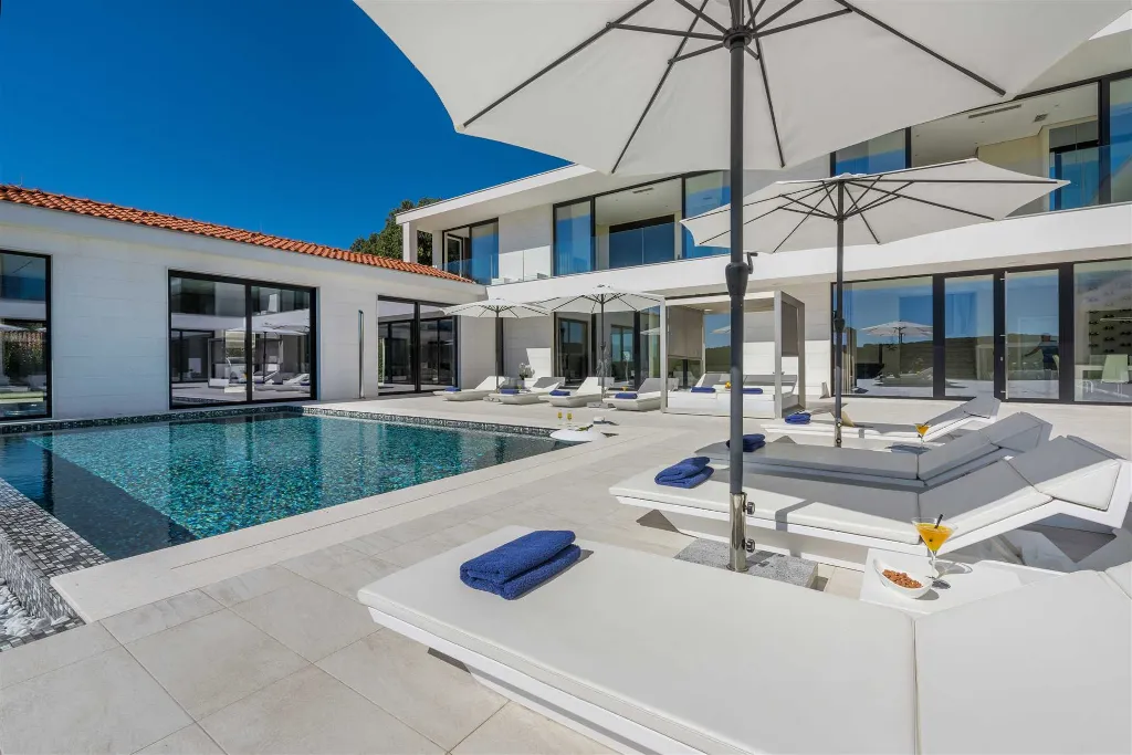 5-Bedroom Villa in Vrsar for Up to 10 Guests