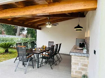 4-Bedroom Villa in Tar, Croatia (Up to 10 guests)