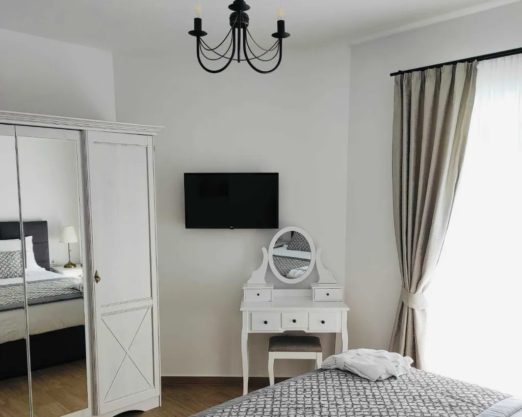 4-Bedroom Villa in Tar, Croatia (Up to 10 guests)