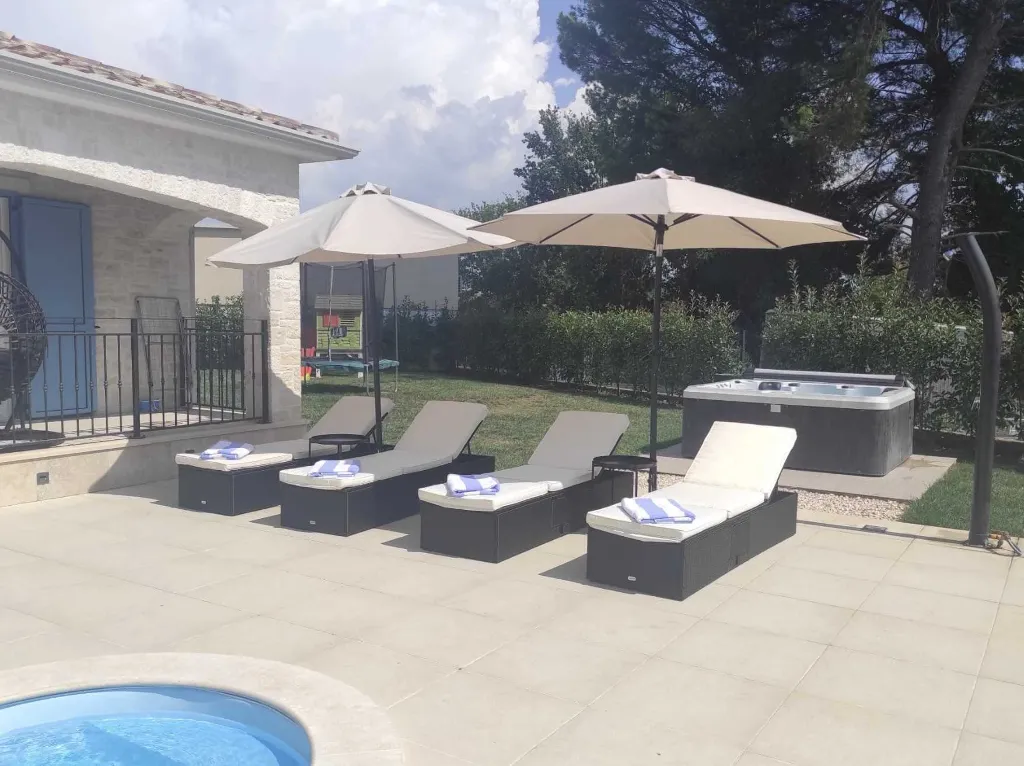 4-Bedroom Villa in Tar, Croatia (Up to 10 guests)