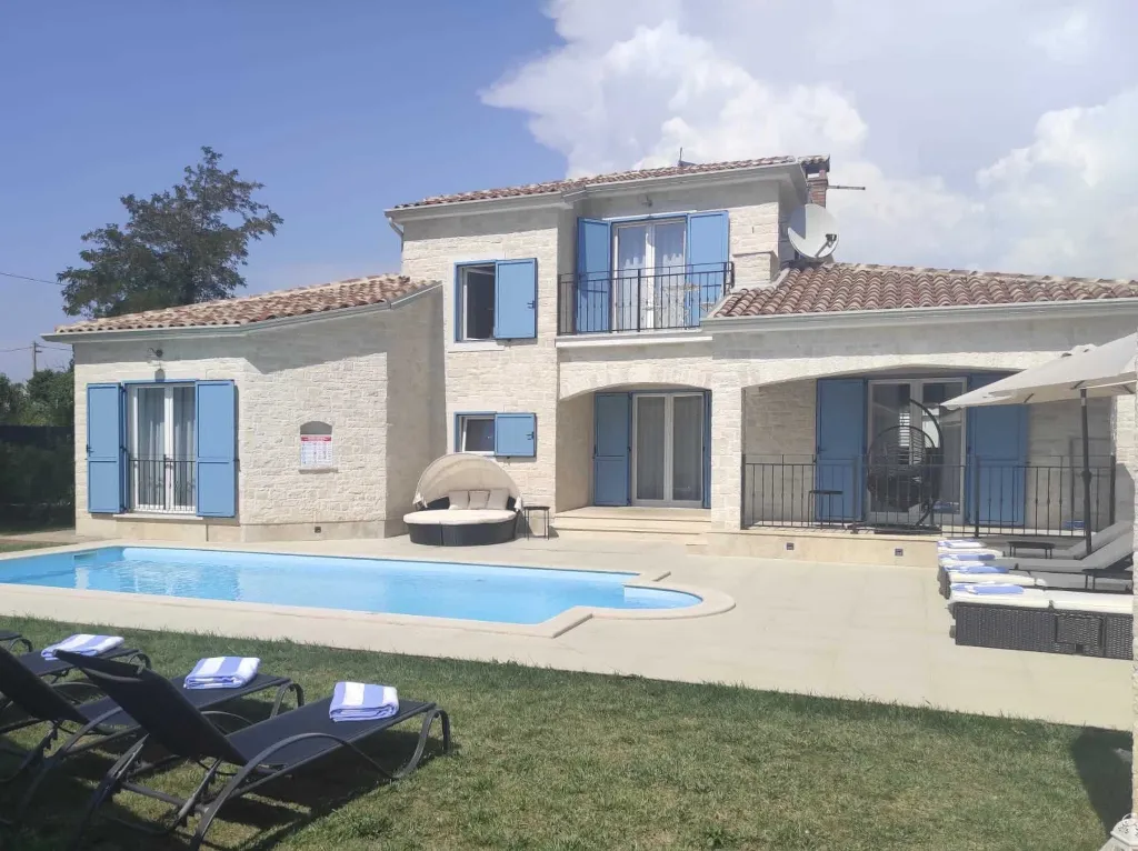 4-Bedroom Villa in Tar, Croatia (Up to 10 guests)
