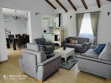 4-Bedroom Villa in Tar, Croatia (Up to 10 guests)