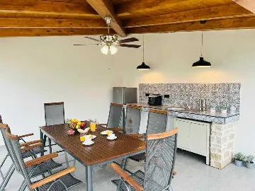 4-Bedroom Villa in Tar, Croatia (Up to 10 guests)