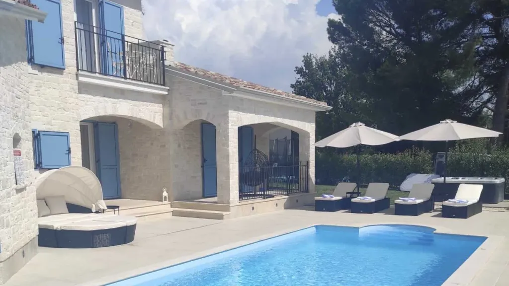 4-Bedroom Villa in Tar, Croatia (Up to 10 guests)