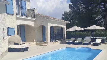 4-Bedroom Villa in Tar, Croatia (Up to 10 guests)