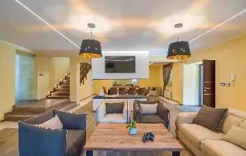 4-Bedroom Villa in Fiorini, Croatia (Sleeps 8)