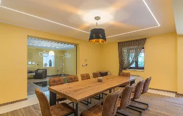 4-Bedroom Villa in Fiorini, Croatia (Sleeps 8)