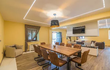 4-Bedroom Villa in Fiorini, Croatia (Sleeps 8)