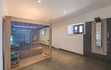 4-Bedroom Villa in Fiorini, Croatia (Sleeps 8)