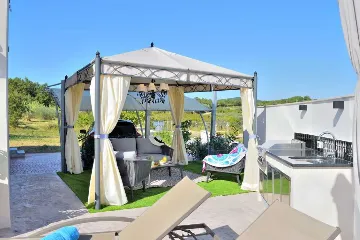 Detached Villa with Private Pool in Krasica