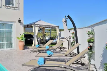 Detached Villa with Private Pool in Krasica