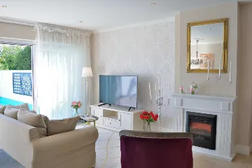 Detached Villa with Private Pool in Krasica