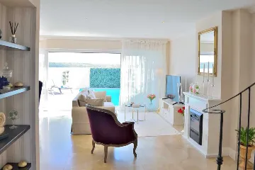 Detached Villa with Private Pool in Krasica