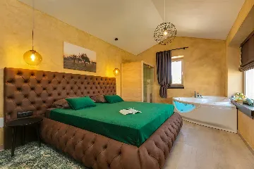 2-Bedroom Villa in Poreč for Up to 4 Guests
