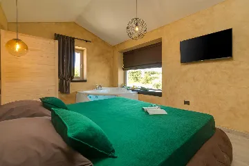 2-Bedroom Villa in Poreč for Up to 4 Guests
