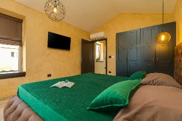 2-Bedroom Villa in Poreč for Up to 4 Guests