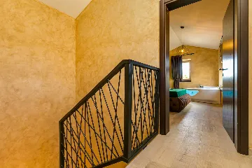 2-Bedroom Villa in Poreč for Up to 4 Guests