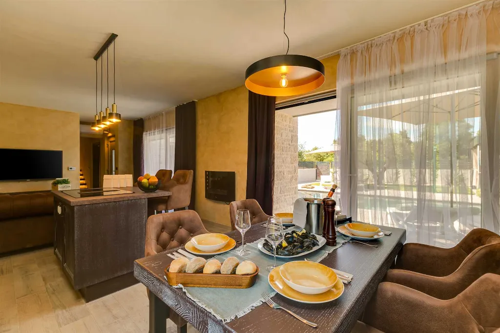 2-Bedroom Villa in Poreč for Up to 4 Guests