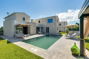 2-Bedroom Villa in Poreč for Up to 4 Guests