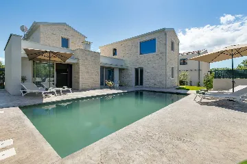 2-Bedroom Villa in Poreč for Up to 4 Guests