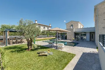 2-Bedroom Villa in Poreč for Up to 4 Guests