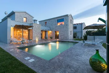 2-Bedroom Villa in Poreč for Up to 4 Guests