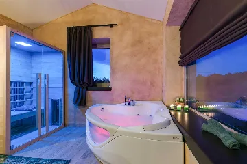 2-Bedroom Villa in Poreč for Up to 4 Guests