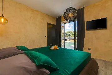 2-Bedroom Villa in Poreč for Up to 4 Guests
