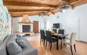 Two-Bedroom Villa in Vadreš for 6 Guests