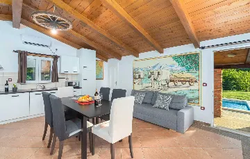 Two-Bedroom Villa in Vadreš for 6 Guests