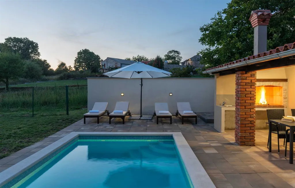 Two-Bedroom Villa in Vadreš for 6 Guests