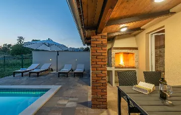 Two-Bedroom Villa in Vadreš for 6 Guests